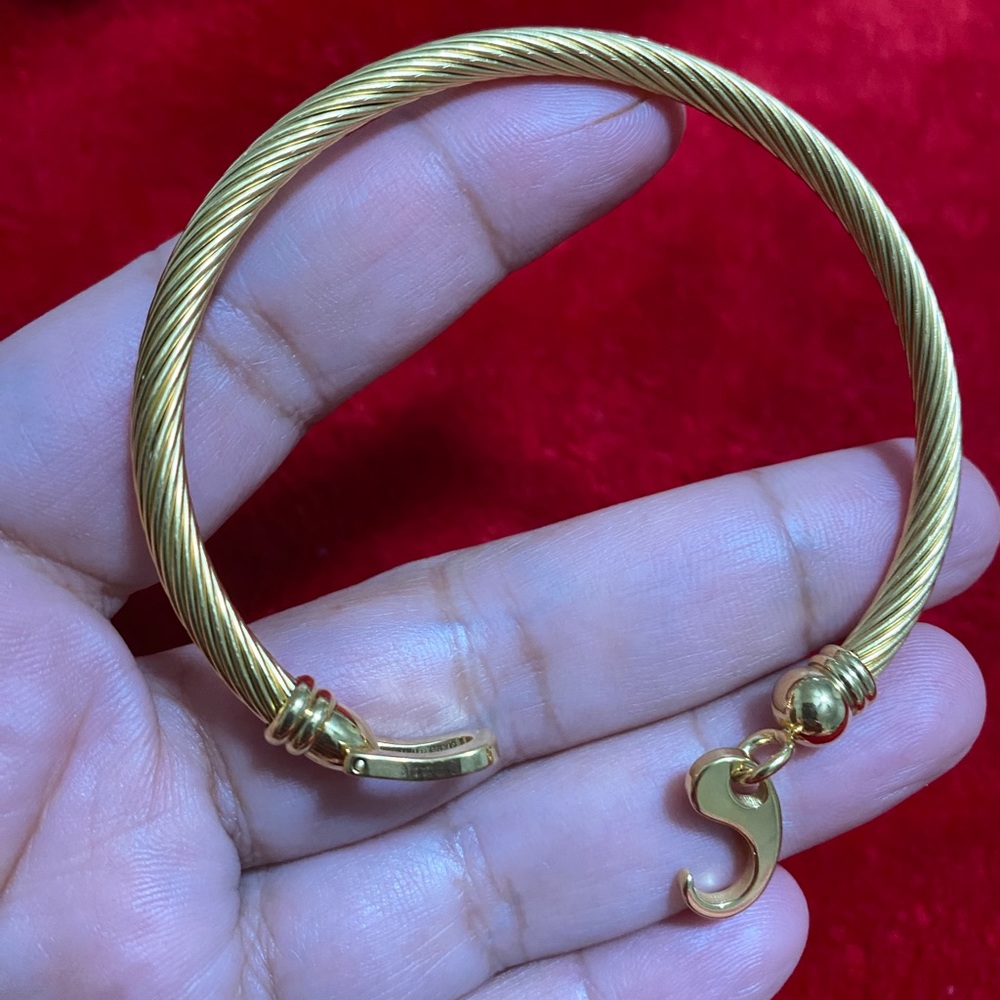 Jewelry - Picture 4 of 4